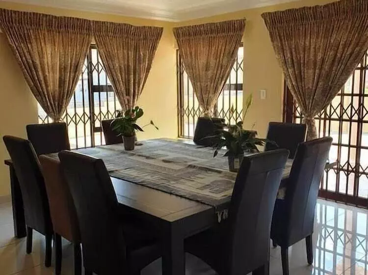 Aamiaismajoitus (B&B) Kwa Mosele Bnb