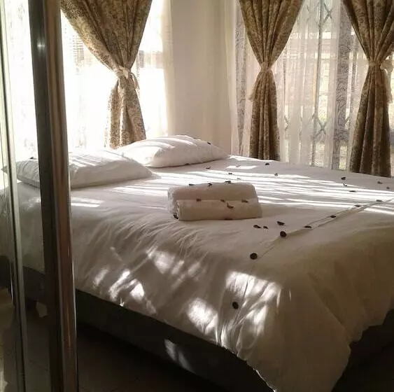 Aamiaismajoitus (B&B) Kwa Mosele Bnb
