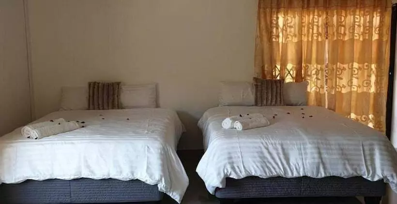 Aamiaismajoitus (B&B) Kwa Mosele Bnb