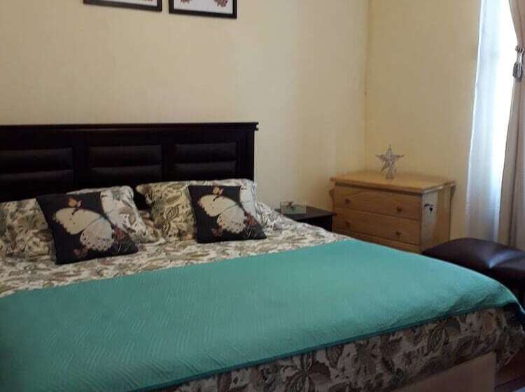 Castle Hostal Valparaiso