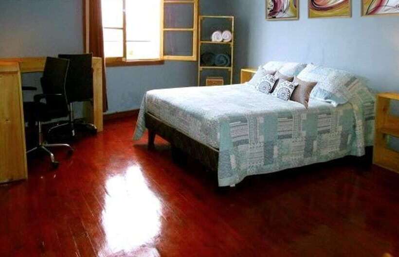 Castle Hostal Valparaiso