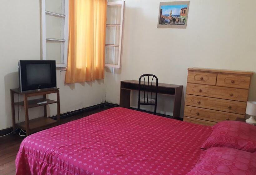 Castle Hostal Valparaiso