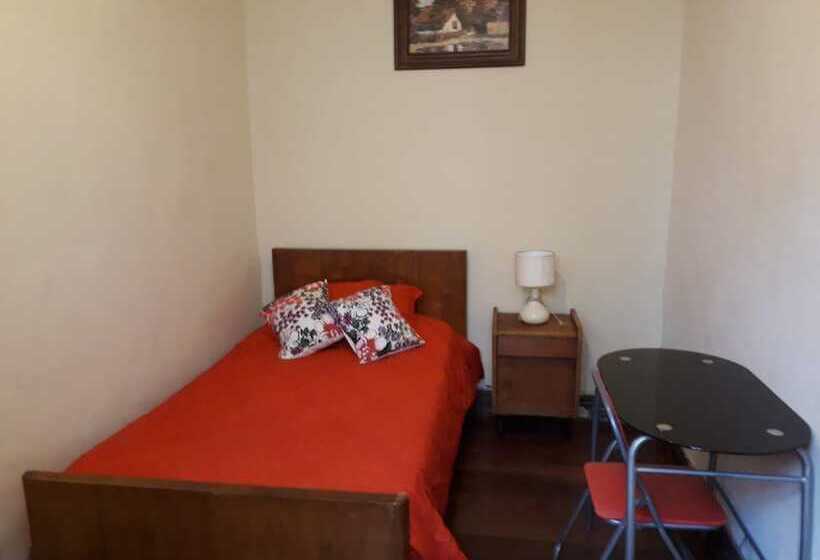 Castle Hostal Valparaiso