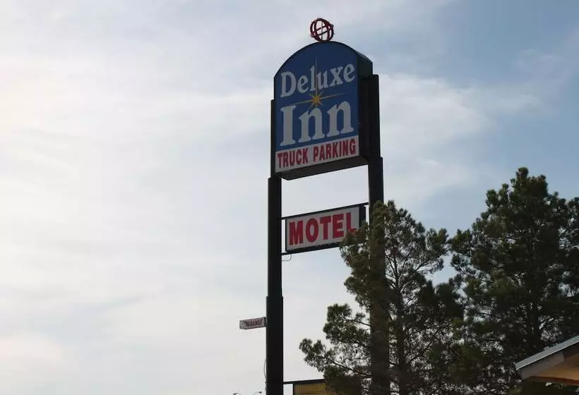 Deluxe Inn Motel