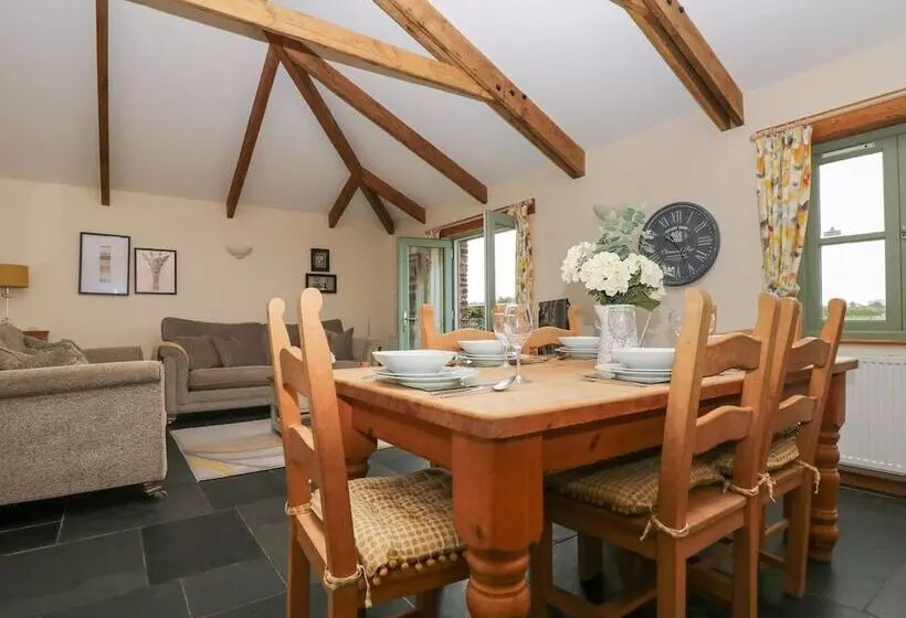 Hawthorn Cottage