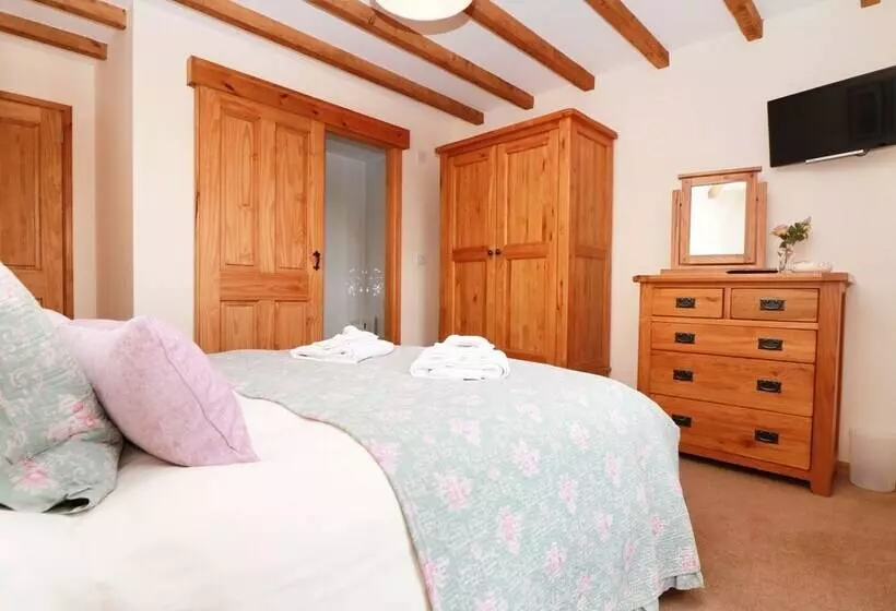Hawthorn Cottage