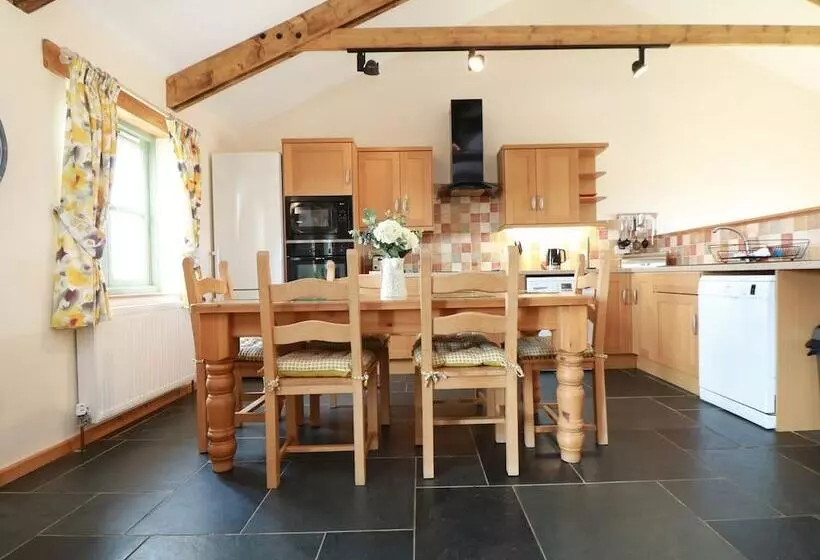 Hawthorn Cottage