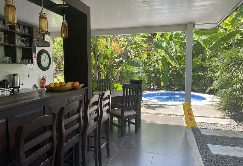 هتل Good Life Lodge