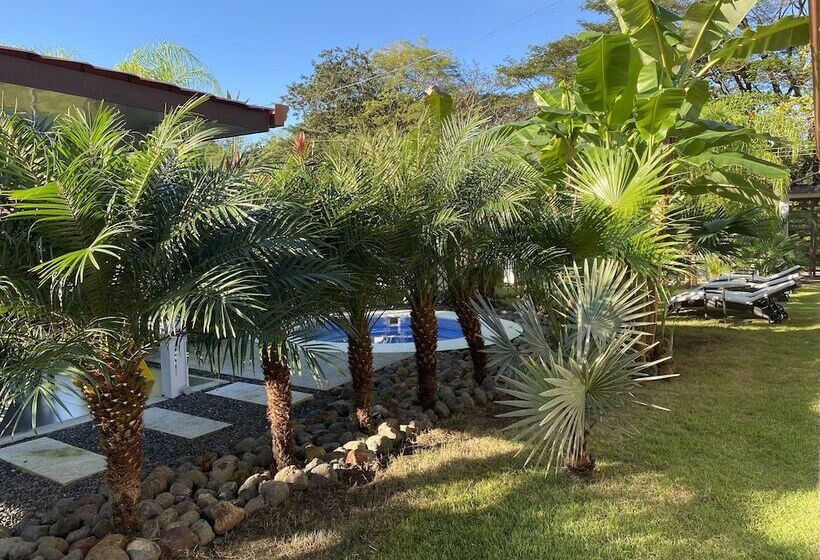 هتل Good Life Lodge