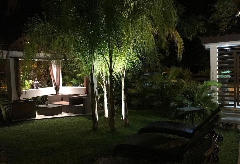 هتل Good Life Lodge