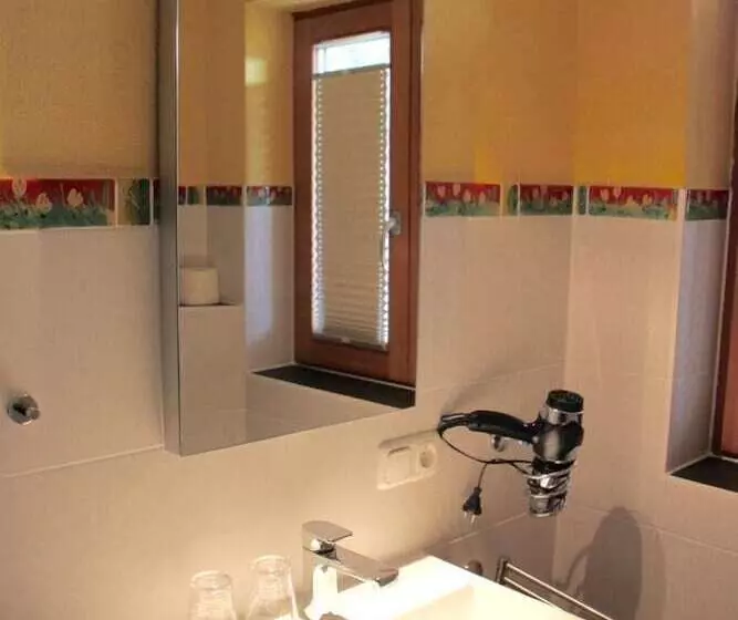 Hotelli Haus Farbenklang