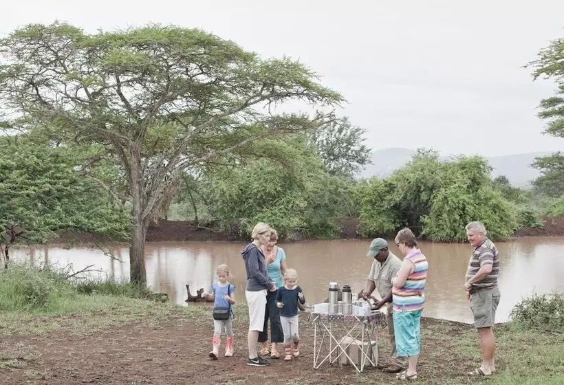 Hotelli Rhino River Lodge