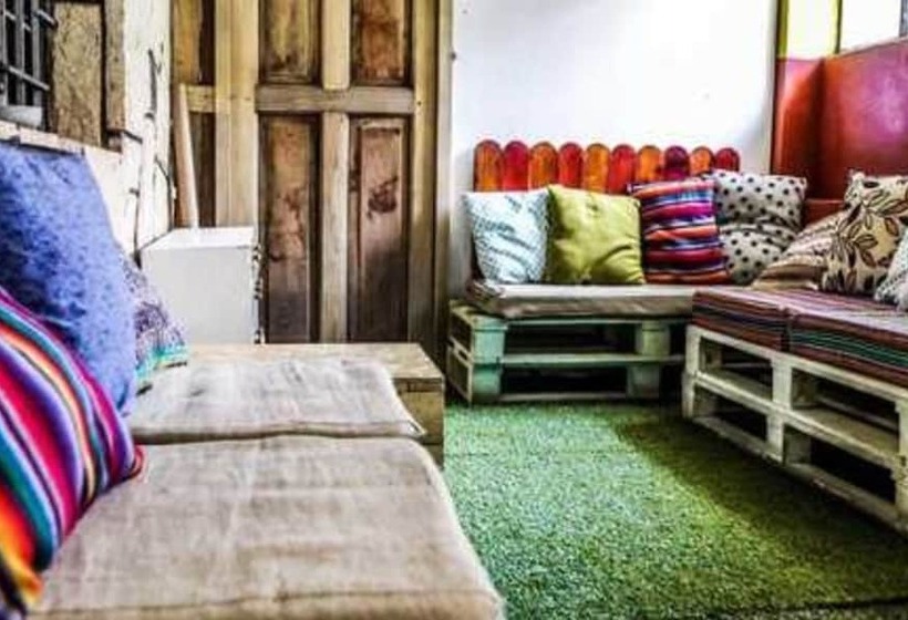 פנסיון Pakocha House & Lodging