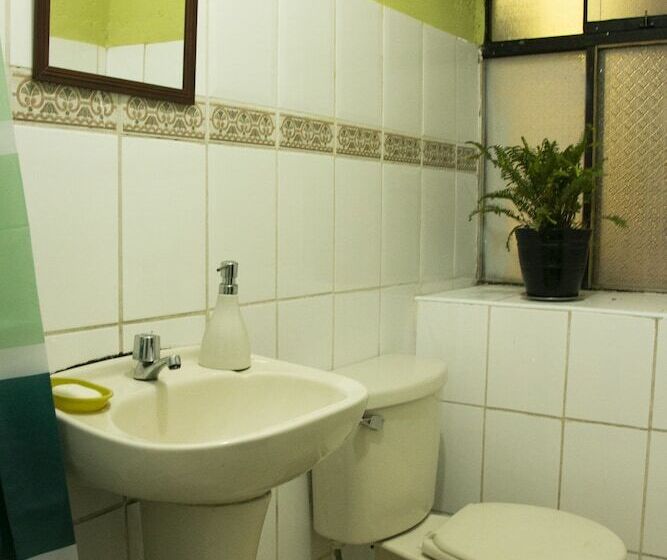 פנסיון Pakocha House & Lodging