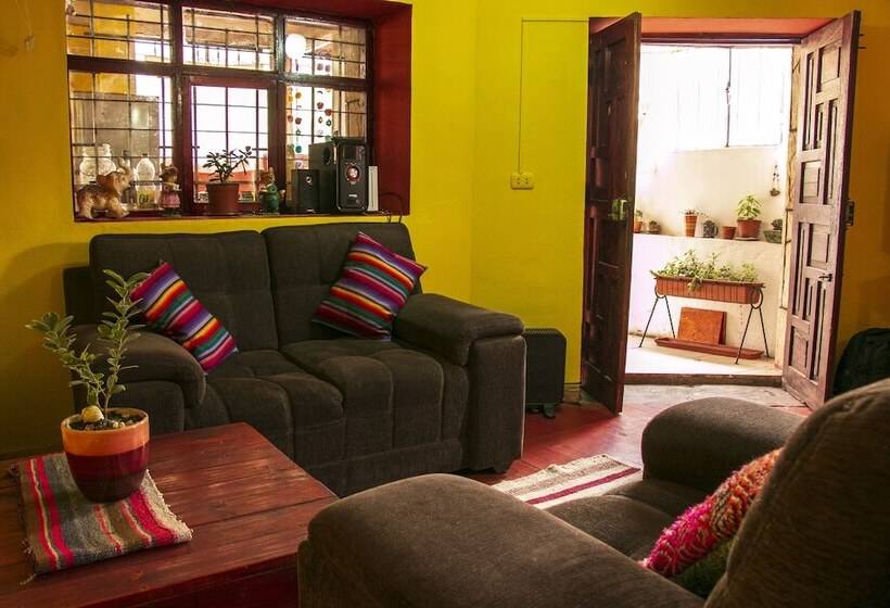 פנסיון Pakocha House & Lodging