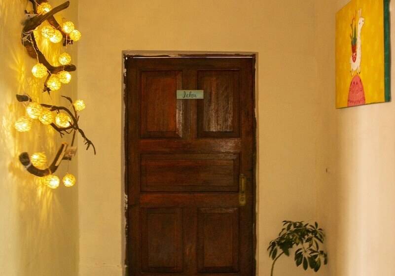 פנסיון Pakocha House & Lodging