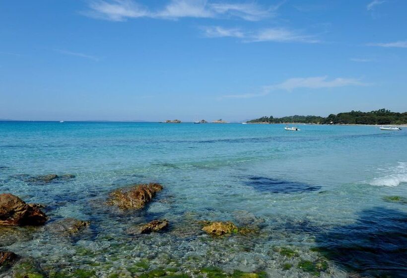 Курорт Village Vacances La Manne