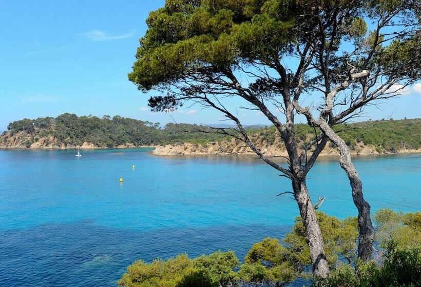 Курорт Village Vacances La Manne