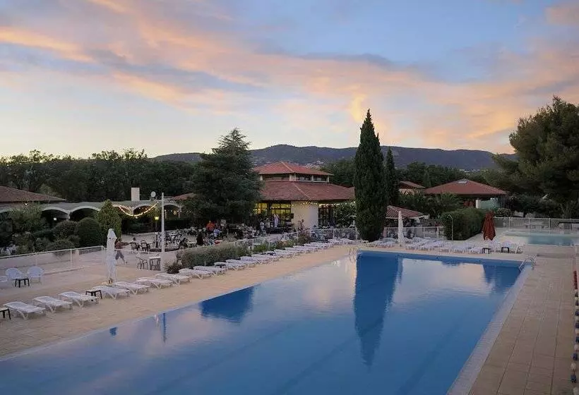 リゾートホテル Village Vacances La Manne