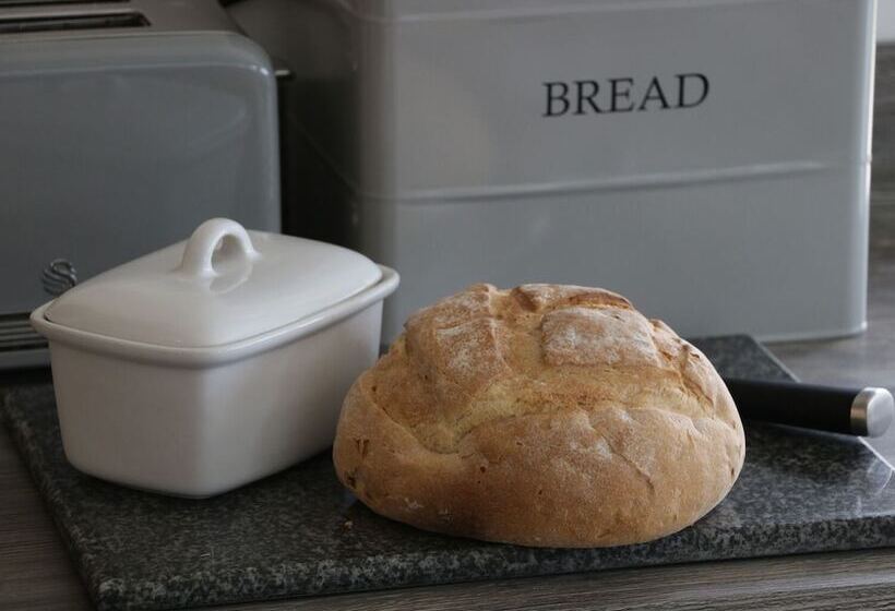 Rowan Bank, Jacobs Wood