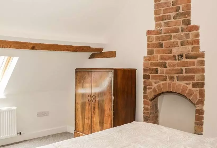 The Cow Byre, Heath Farm