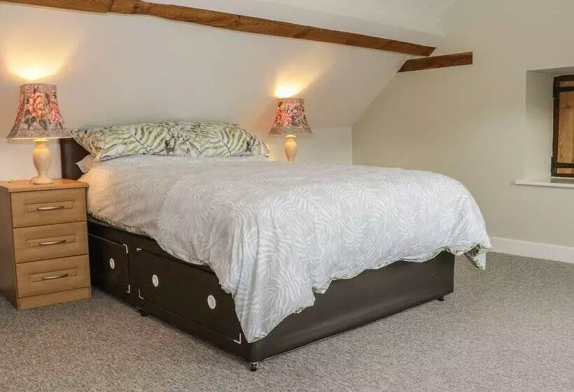 The Cow Byre, Heath Farm