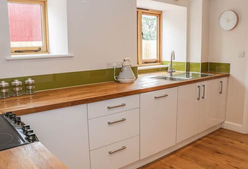 The Cow Byre, Heath Farm