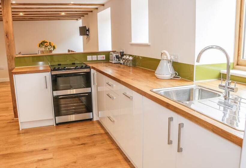 The Cow Byre, Heath Farm