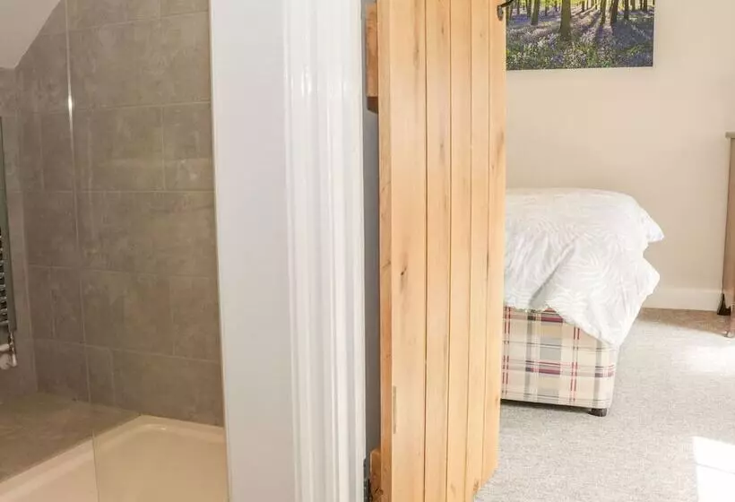 The Cow Byre, Heath Farm