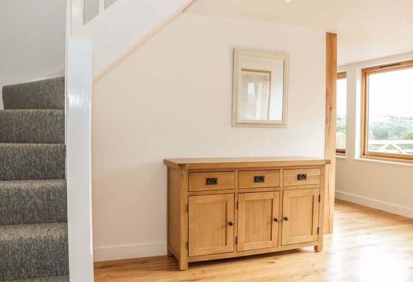 The Cow Byre, Heath Farm