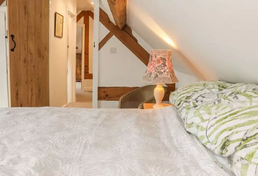 The Cow Byre, Heath Farm