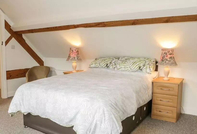 The Cow Byre, Heath Farm