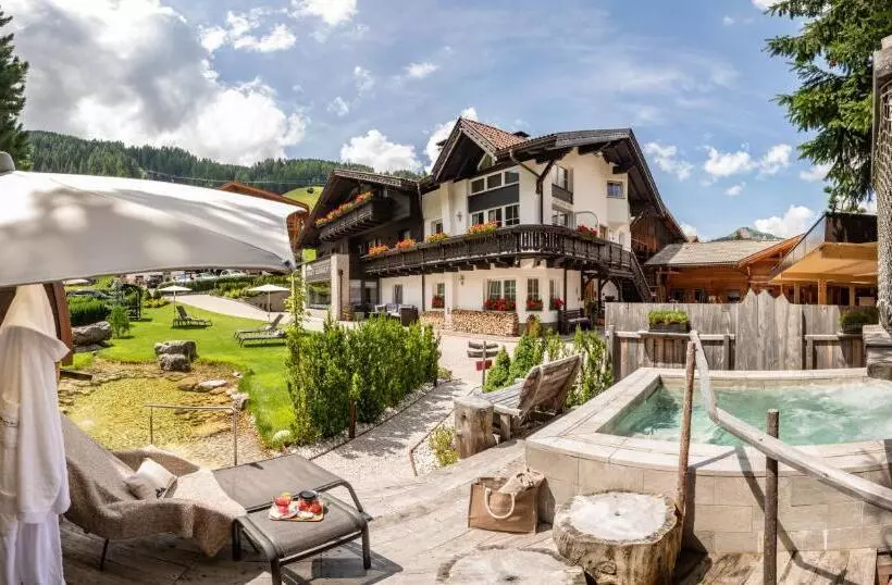 Chalet Elisabeth Dolomites Alpin & Charme