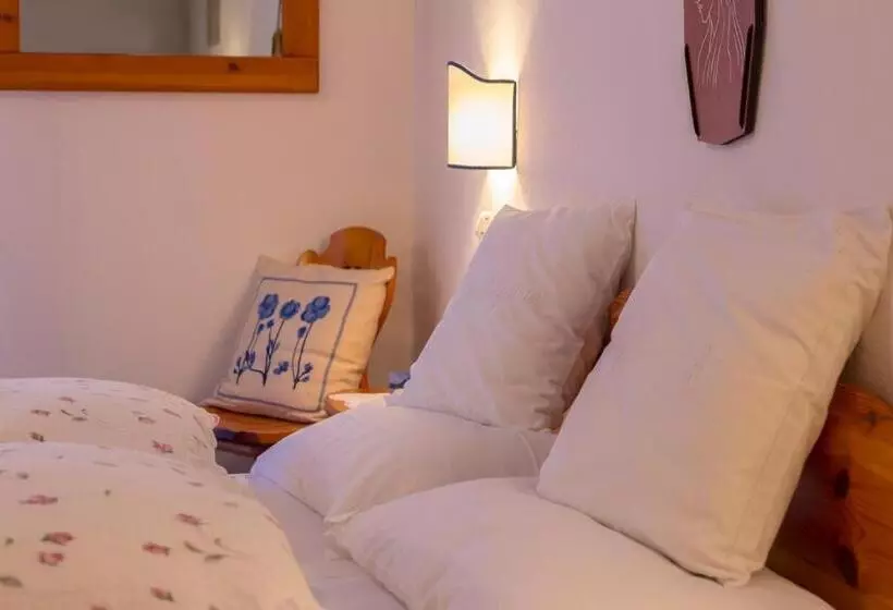 Digonera Historic Hotel B&b