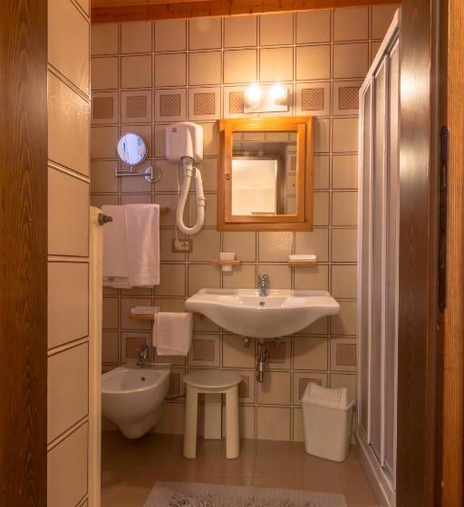 Digonera Historic Hotel B&b