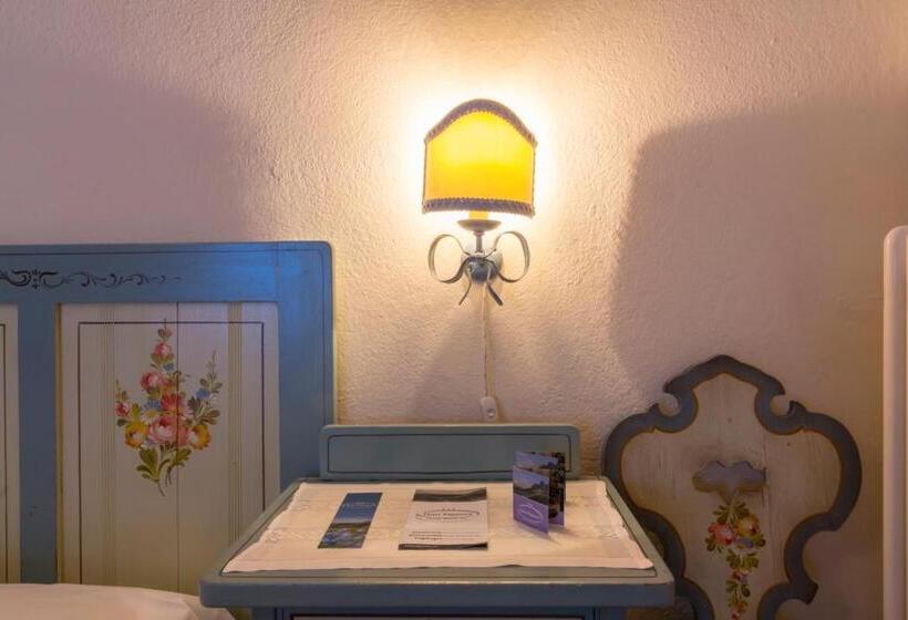 Digonera Historic Hotel B&b