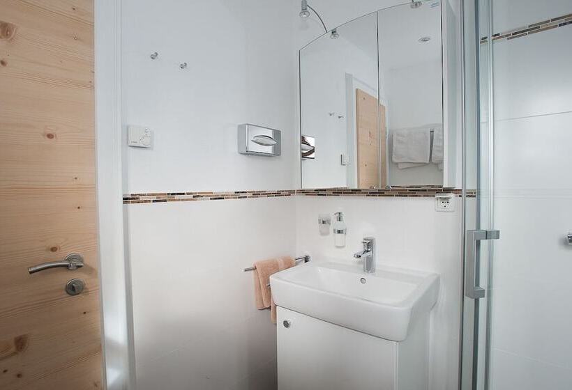 ホテル Apart Pension Vita Stafnensis