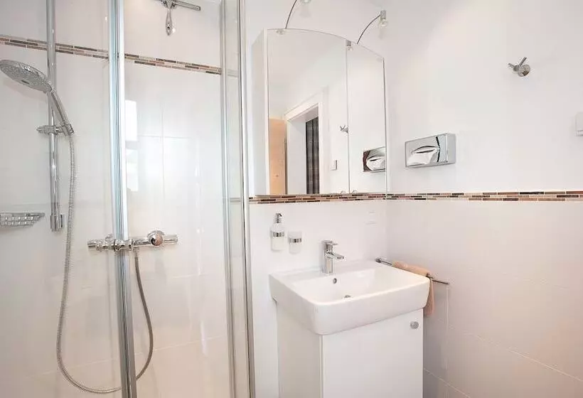 Отель Apart Pension Vita Stafnensis