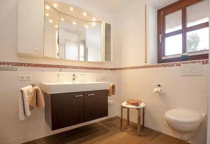 Отель Apart Pension Vita Stafnensis