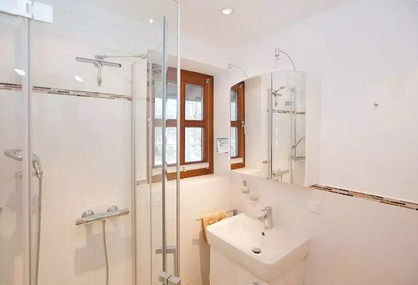 Отель Apart Pension Vita Stafnensis