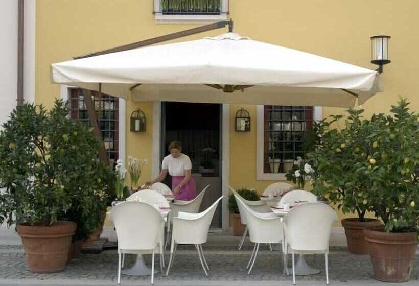 Charming Hotel Dei Chiostri