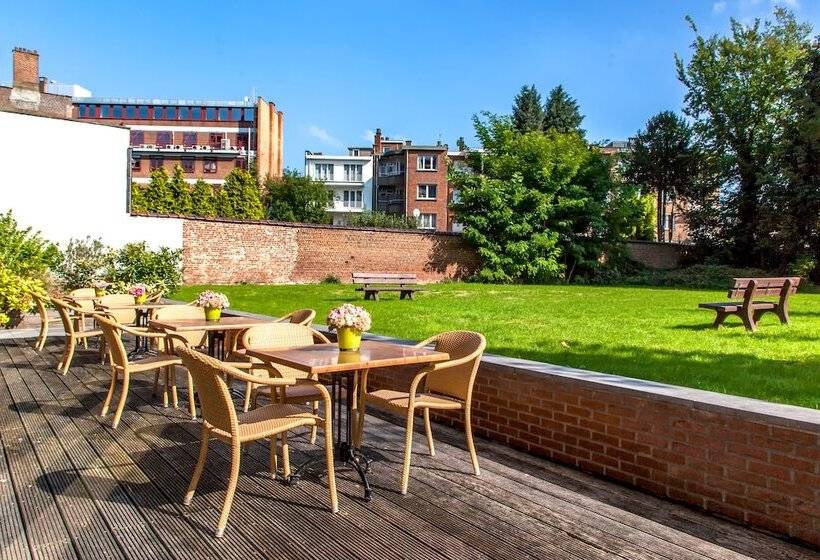 هتل Diamant Suites Brussels Eu