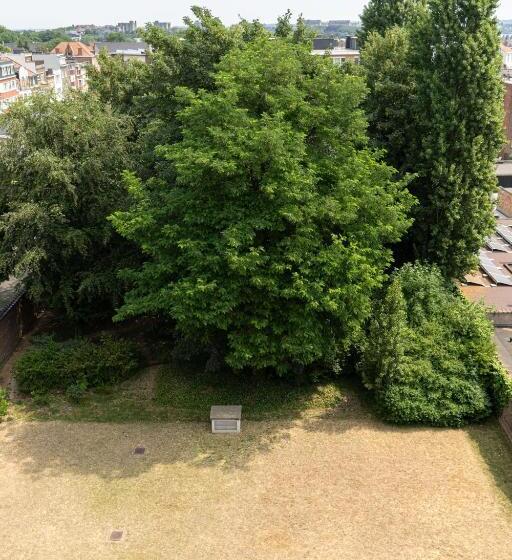 هتل Diamant Suites Brussels Eu