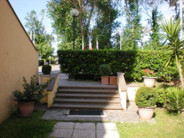 Отель Florida Tirrenia