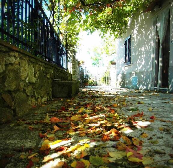 בית מלון כפרי Guest House Il Borgo Di Sempronio