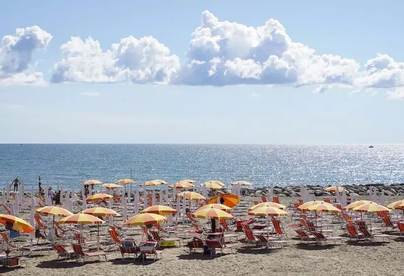 فندق Junior Family