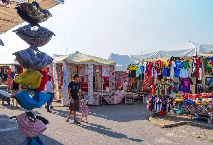 فندق Junior Family