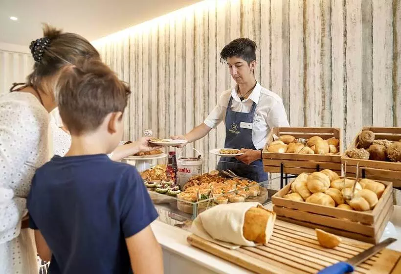 فندق Junior Family