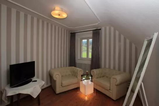 膳宿费 Landgasthof Zum Rössle