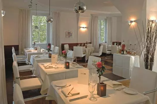 膳宿费 Landgasthof Zum Rössle